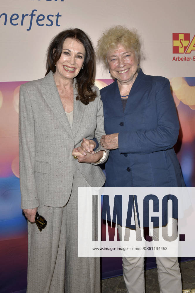 Iris Berben und Gesine Schwan beim ASB-Sommerfest und Verleihung des Annemarie-Renger-Preises 2026 an Iris Berben im Haus der Kulturen der Welt. Berlin