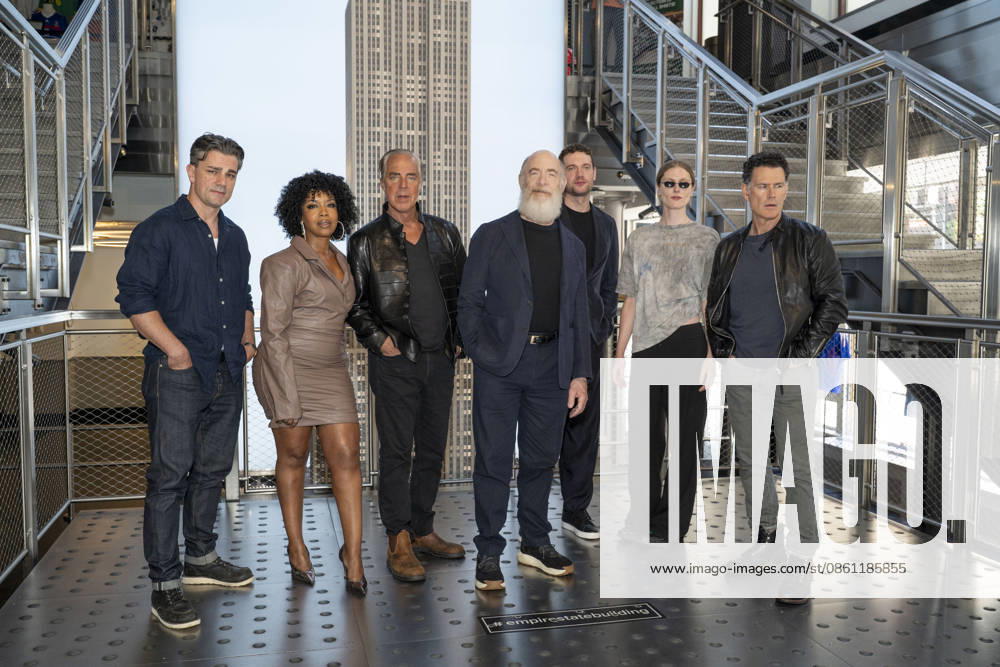 Cast members, HAMISH ALLAN HEADLEY, JESSICA FRANCES DUKES, TITUS WELLIVER, J.K. SIMMONS, TOM BRITTNEY, HILLARY MCCORMACK and VINCENT WALSH visit the Empire State Building in New York to celebrate the Premiere of The Westies on MGM. 8 July 2026 New York USA - ZUMAa265 20260708_zep_a265_077