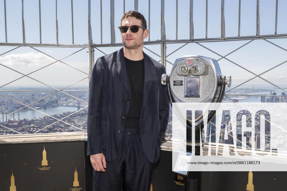 TOM BRITTNEY visits the Empire State Building in New York to celebrate the Premiere of The Westies on MGM. 8 July 2026 New York USA - ZUMAa265 20260708_zep_a265_099