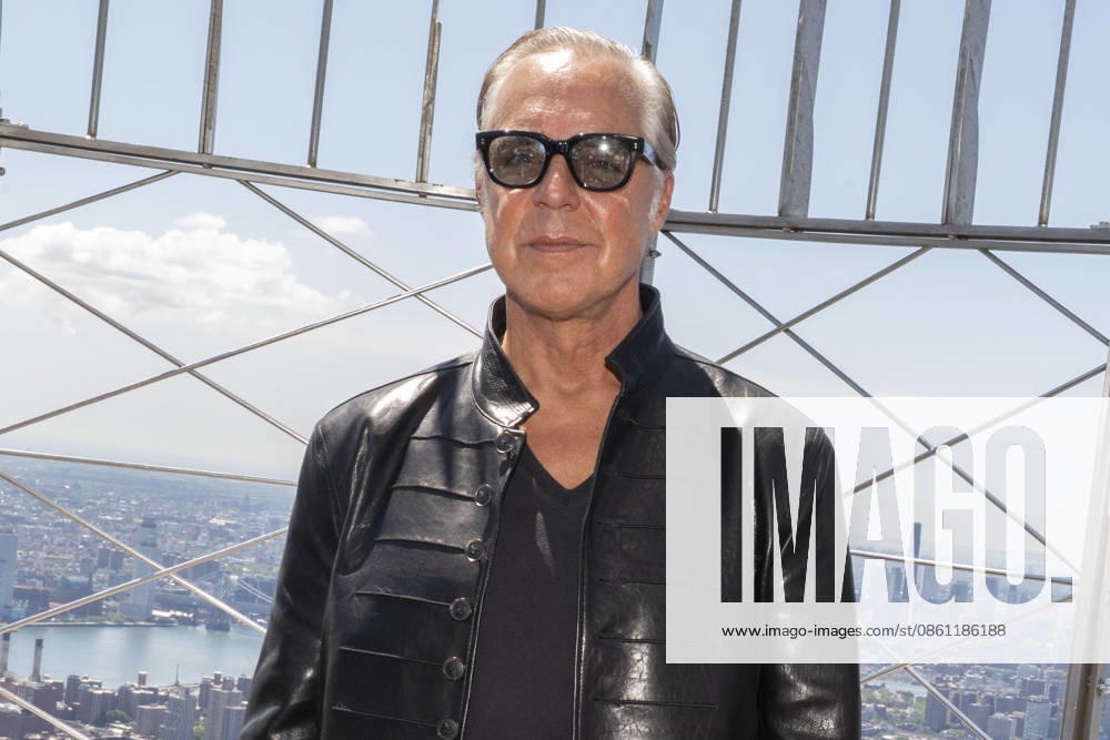 TITUS WELLIVER visits the Empire State Building in New York to celebrate the Premiere of The Westies on MGM. 8 July 2026 New York USA - ZUMAa265 20260708_zep_a265_110