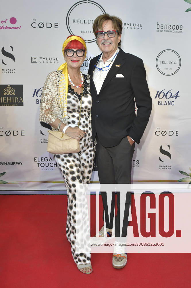 Jörg Draeger mit Ehefrau Petra Draeger bei der Sommerparty La Grande Bellezza im Restaurant Casa Bellucci. Berlin