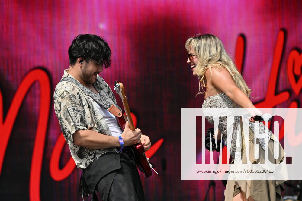 Mae Hill and her Guitarist Performing at BST Hyde Park, London on the 10th July 2026 Mae Hill and her Guitarist Performing at BST Hyde Park, London on the 10th July 2026, Credit:Laura Rose Avalon United Kingdom, London