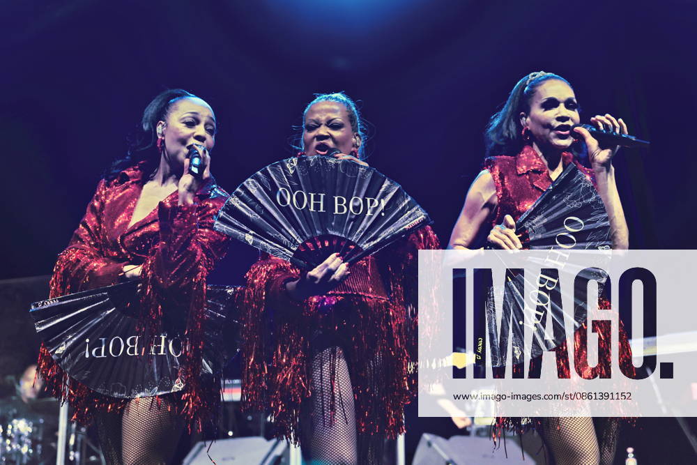EN VOGUE, im Konzert live in der Uber Eats Music Hall, Berlin, Sängerin, Musik, mit Cindy Herron, Terry Ellis, Maxine Jones, Rhona Bennett, Berlin