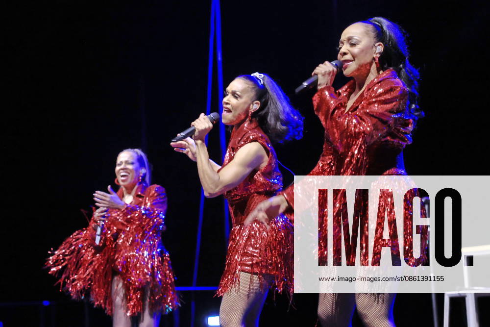 EN VOGUE, im Konzert live in der Uber Eats Music Hall, Berlin, Sängerin, Musik, mit Cindy Herron, Terry Ellis, Maxine Jones, Rhona Bennett, Berlin