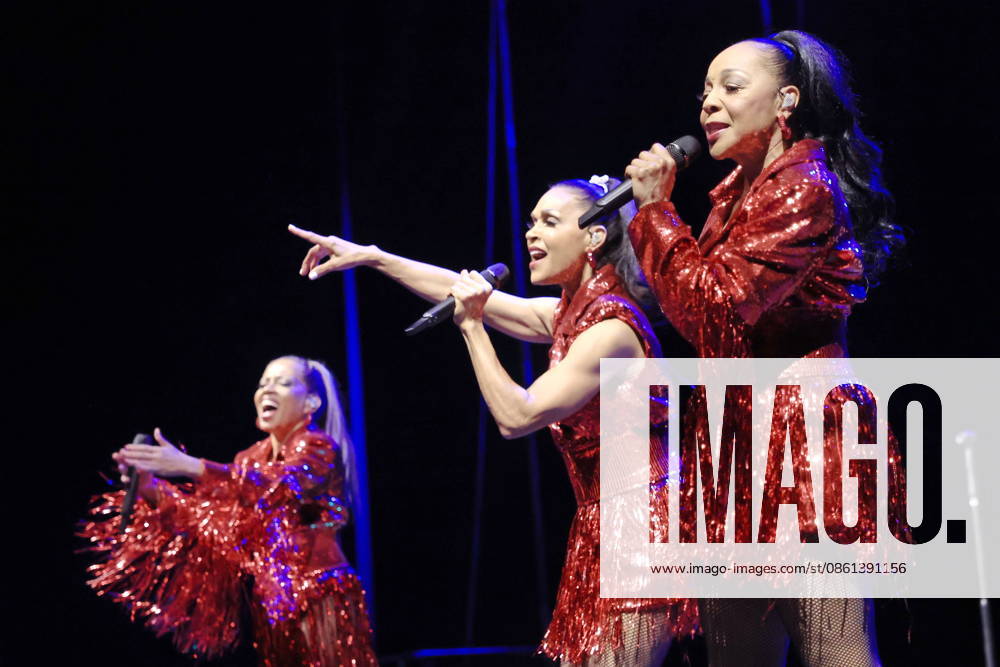 EN VOGUE, im Konzert live in der Uber Eats Music Hall, Berlin, Sängerin, Musik, mit Cindy Herron, Terry Ellis, Maxine Jones, Rhona Bennett, Berlin