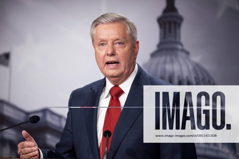 Sen. LINDSEY GRAHAM (R-SC), who was elected to the Senate in 2002 and was a close political ally of President Trump, has died, his office confirmed early Sunday. He was 71. FILE PHOTO SHOT ON: April 14, 2021, Washington, District of Columbia, USA: U.S. Senator LINDSEY GRAHAM (R-SC) speaking about the president s decision to withdraw from Afghanistan. Washington USA - ZUMAb161 20210414_zap_b161_003