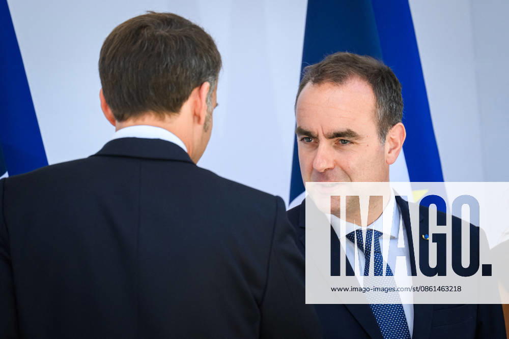 Sébastien Lecornu, Prime Minister; Emmanuel Macron, President of the French Republic. Speech by Emmanuel Macron, President of the French Republic, at the reception in honor of the troops scheduled to march in the Bastille Day parade on July 14, 2026, at the Hôtel de Brienne, July 13, 2026 Eric Tschaen Pool Bestimage Speech by the President of the French Republic, Emmanuel Macron, at the reception honoring the troops scheduled to march in the Bastille Day parade on July 14, 2026, held at the Hôtel de Brienne on July 13, 2026, Paris, France