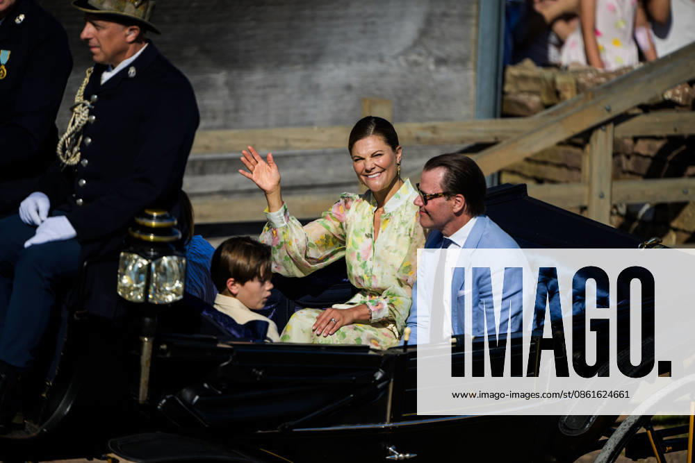 Prins Oscar, kronprinsessan Victoria och prins Daniel under utdelningen av Victoriapriset den 14 juli 2026 i Borgholm.