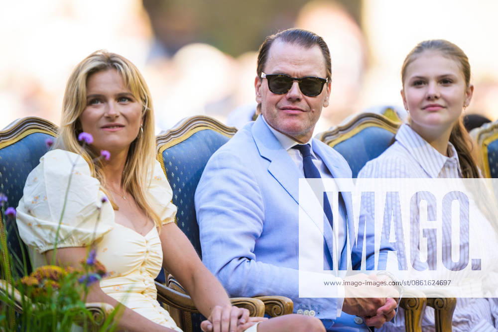 Pristagaren Frida Karlsson, prins Daniel och prinsessan Estelle under utdelningen av Victoriapriset den 14 juli 2026 i Borgholm.