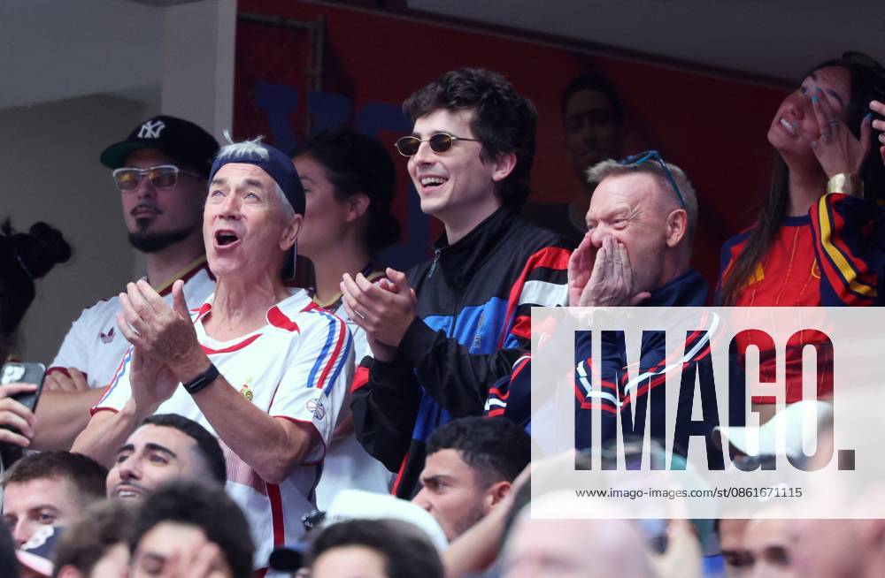 2026 World Cup - Timothee Chalamet At France v Spain Timothee Chalamet with his father Marc Chalamet attend the semi-final France vs Spain during FIFA World Cup 2026 in Dallas, TX on July 14, 2026. Photo by Charles Guerin ABACAPRESS.COM Dallas TX United States