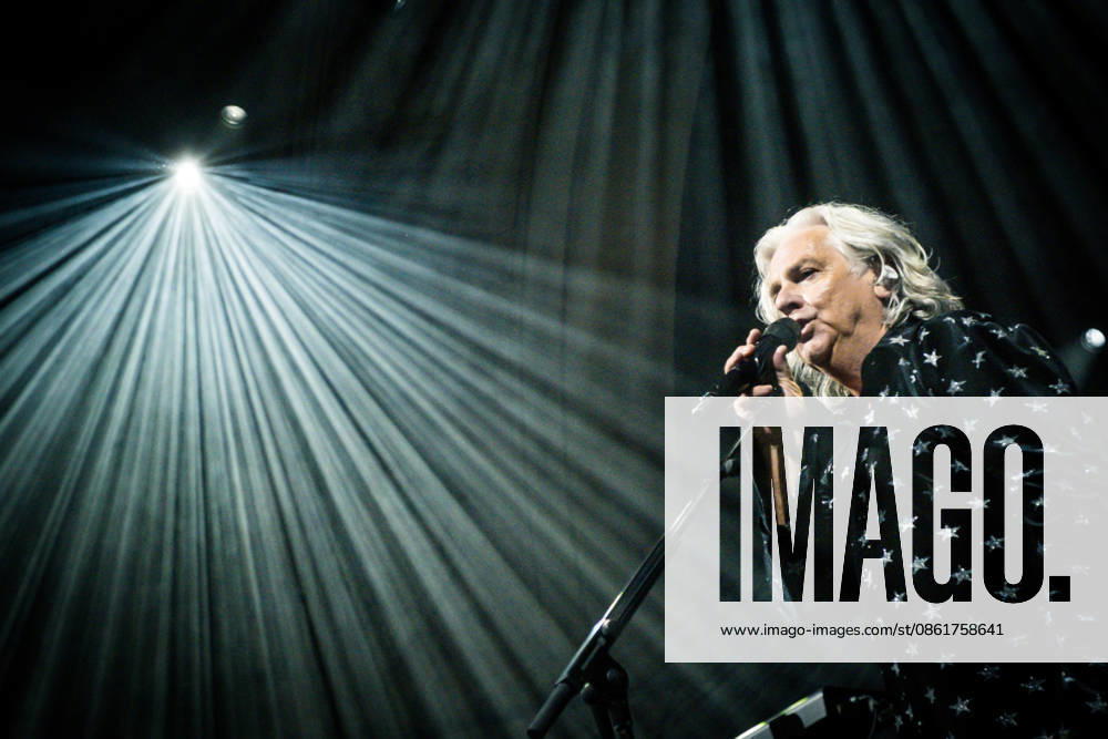 Die britische Progressive-Rock-Band Marillion tritt am 15. Juli 2026 im Haus Auensee in Leipzig auf. Zur aktuellen Besetzung auf der Tour gehören Sänger Steve Hogarth, Gitarrist Steve Rothery, Keyboarder Mark Kelly, Bassist Pete Trewavas, Schlagzeuger Ian Mosley sowie Percussionist Andy Gangadeen. Das Konzert ist Teil der Marillion Live 2026-Tour. Leipzig, Sachsen, Deutschland, 15. Juli 2026. Marillion Live Leipzig