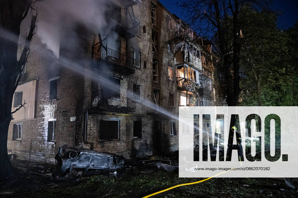 KW29 1 killed and 8 wounded in a Russian attack in Kyiv KYIV, UKRAINE - JULY 19: Emergency services conduct rescue operations at the site of the Russian missile attack in Kyiv, Ukraine, on July 19, 2026. Danylo Antoniuk Anadolu Kyiv Ukraine. Editorial use only. Please get in touch for any other usage.