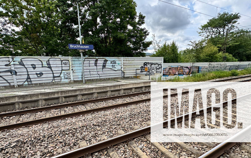 News, Bahnhof Ettlingen-Bruchhausen wo der Angriff auf einen Bahn-Mitarbeiter geschehen ist. Ettlingen-Bruchhausen