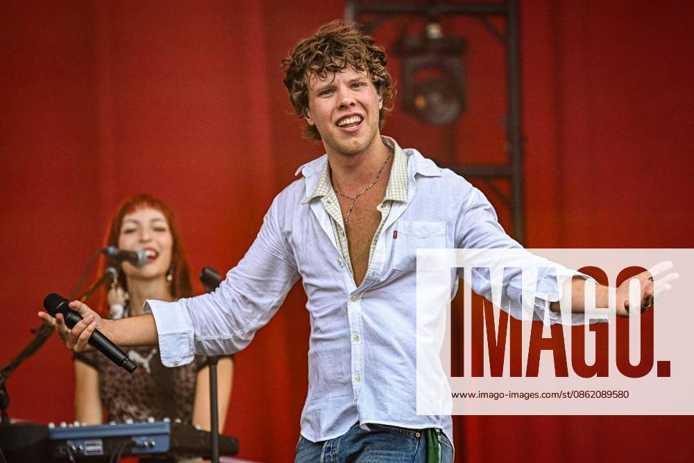 Lollapalooza Festival Berlin - Tag 2, Sänger ZARTMANN, Am zweiten Tag treten unter anderem Künstler wie Lewis Capaldi, Lorde und Zartmann auf. Das populäre US-Festival, bestehend seit 1991, feierte 2015 auf dem Tempelhofer Feld in Berlin Europa-Premiere. Seit 2018 findet es auf dem Berliner Olympiagelände statt, fotografiert am 19.07.2026 in Berlin. Berlin Berlin Berlin