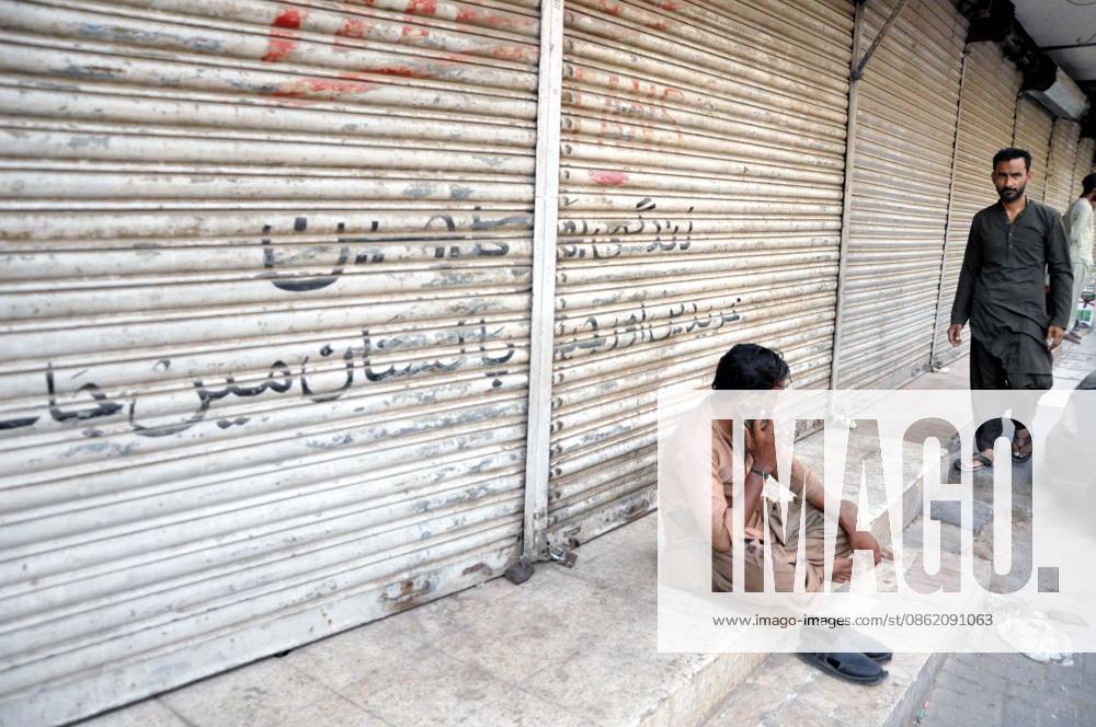 Shops Sealed by District Police and Administration Following Court Orders for Illegal Construction on State-Owned Land in Hyderabad Pakistan - ZUMAas3_ 20260719_zaf_as3_024