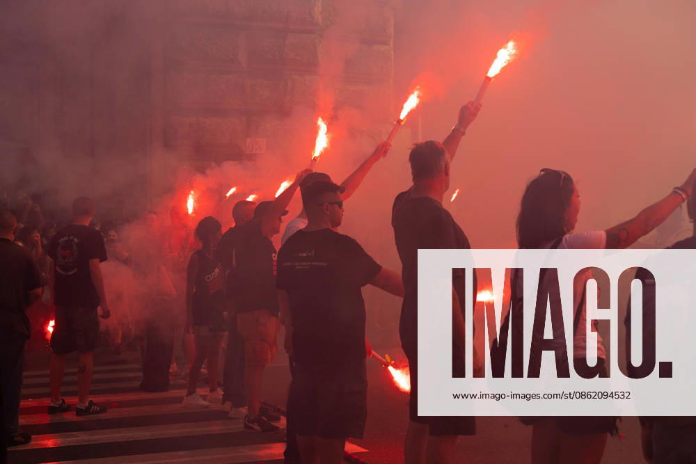 News - Genoa G8 25th anniversary protest Genoa, July 19, 2026, protesters light flares in memory of Carlo Giuliani Genoa City centre Italy