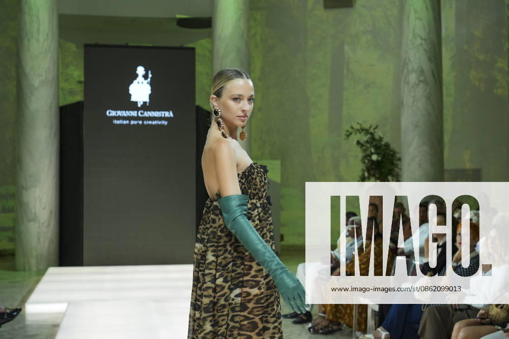 IPA86820004 - Rome Giovanni Cannistrà s fashion show at the Rome Fashion Show Haute Couture 2026 at the Salone delle Colonne In the photo: Giovanni CannistrÃ