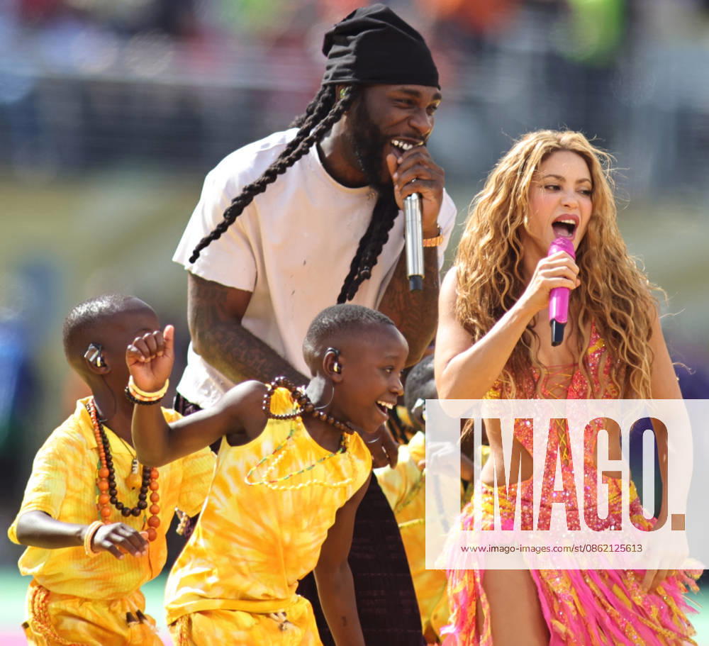 Columbian singer and superstar SHAKIRA, 49, and Nigerian singer, songwriter, and record producer BURNA BOY, 35, performing at the half time show during the July 19th FIFA World Cup 2026 Final Match between Spain and Argentina at MetLife Stadium in East Rutherford, New Jersey. Match 104 in long epic tournament. Shakira sang with Burna Boy Dai Dai, the official song of the 2026 World Cup and one of the shows strongest moments. East Rutherford USA - ZUMAs325 20260719_zsp_s325_029