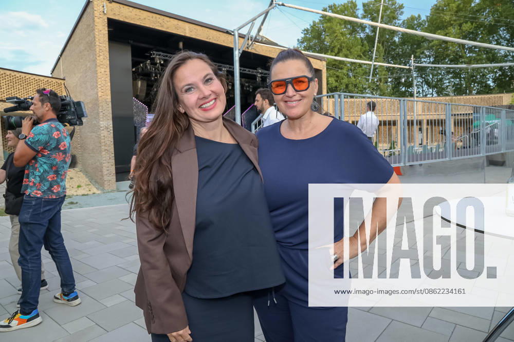 Kulturzentrum Güssing BGLD, Finale des burgenländischen Kabarettpreises 2026 beim Kultur Sommer Güssing, Vier Kandidaten treten an um das Preisgeld zu gewinnen im Bild: Ursula Hofmeister -Radio ORF Burgenland, Barbara Karlich, Finale des burgenländischen Kabarettpreises 2026 beim Kultur Sommer Güssing