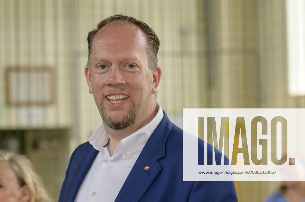 Pressetermin, Übergabe des Fördermittelbescheids für das Projekt AWO Wir-Garten im Zukunftsgarten der IGA 2027 Marco Schmitz, MdL NRW, Stiftungsratsvorsitzender der Sozialstiftung NRW Dortmund Kokerei Hansa, Emscherallee 11, NRW Deutschland