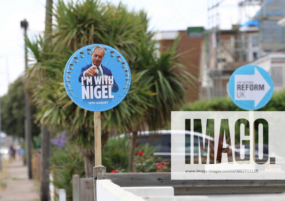Clacton-On-Sea, UK. Reform UK, campaign placards outside a house in Clacton-on-sea, Essex. Nigel Farage has resigned his seat and is now campaigning to be re-elected in the Clacton constituency at the upcoming by-election on the 13th August. Clacton-On-Sea UK - ZUMAl94_ 20260726_zaf_l94_004