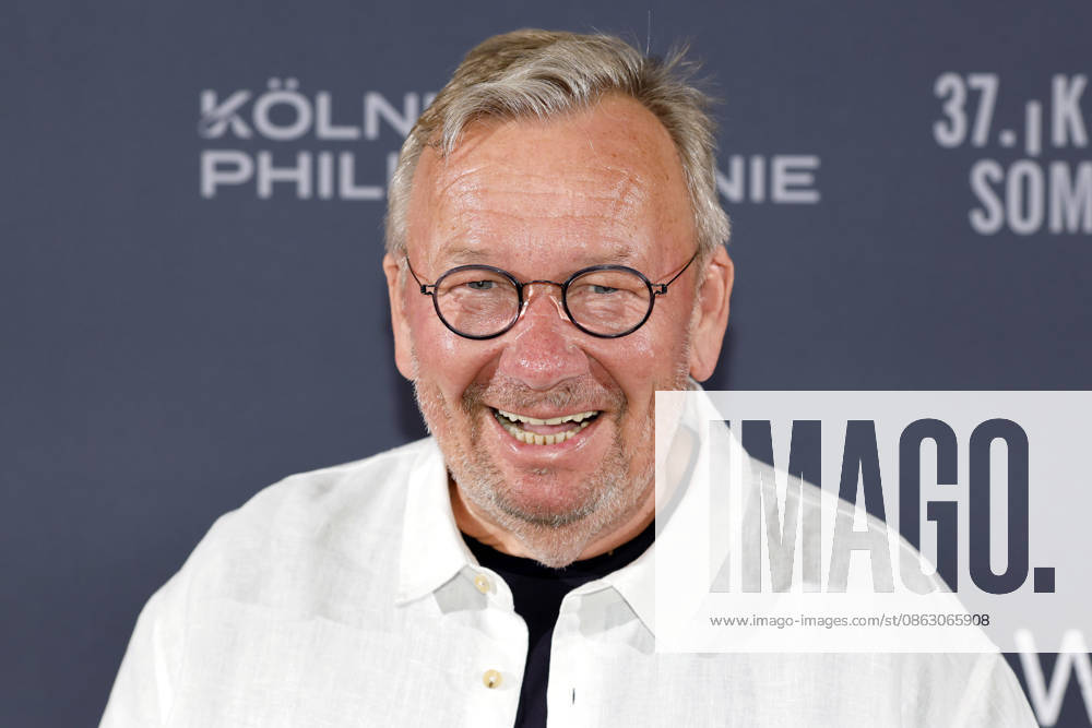 Entertainer Bernd Stelter kommt zur Premiere des Musical  Die Weiße Rose zum Start des 37. Kölner Sommerfestival in der Kölner Philharmonie. Das Musical erzählt die Geschichte der gleichnamigen studentischen Widerstandsgruppe gegen das NS-Regime im Köln. Köln, 28.07.2026 NRW Deutschland