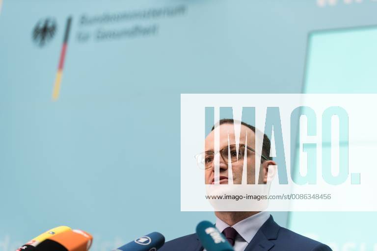 Bundesminister f??r Gesundheit, Jens Spahn von der Christlich Demokratischen Union (CSU) spricht gibt ein Statement zu dem geplanten Kabinettsbeschluss des Gesetzentwurfs zur Verbesserung der Zusammenarbeit und der Strukturen bei der Organspende (GZSO) im Bundesministerium f??r Gesundheit am 31.10.2018 in Berlin, Deutschland.