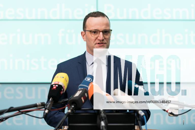 Bundesminister f??r Gesundheit, Jens Spahn von der Christlich Demokratischen Union (CSU) spricht gibt ein Statement zu dem geplanten Kabinettsbeschluss des Gesetzentwurfs zur Verbesserung der Zusammenarbeit und der Strukturen bei der Organspende (GZSO) im Bundesministerium f??r Gesundheit am 31.10.2018 in Berlin, Deutschland.