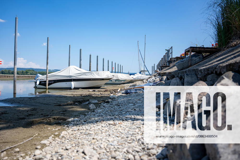 Moos, Bodensee, Niedrigwasser, Wasserstand, Trockenheit, Klimawandel, Boote, Segelboote, Motorboote, auf Grund gelaufen, Ufer, Schifffahrt, Wassermangel, Dürre, Hitze, Sommer, Baden-Württemberg, Natur, Gewässer, Bodenseeregion, Umwelt, Tourismus, Symbolfoto, Sommer 2026 Moos Bodensee Baden-Württemberg Deutschland