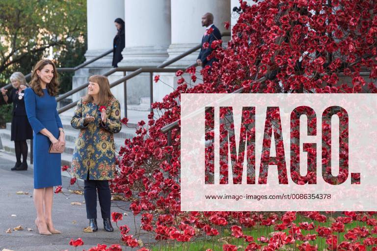 London, London, United Kingdom - Catherine, Duchess of Cambridge visits the Imperial War Museum to view letters relating to three brothers of her great-grandmother, all whom fought and died in the First World War. London, United Kingdom, 31 October 2018. London United Kingdom - ZUMAt138 20181031_zap_t138_012