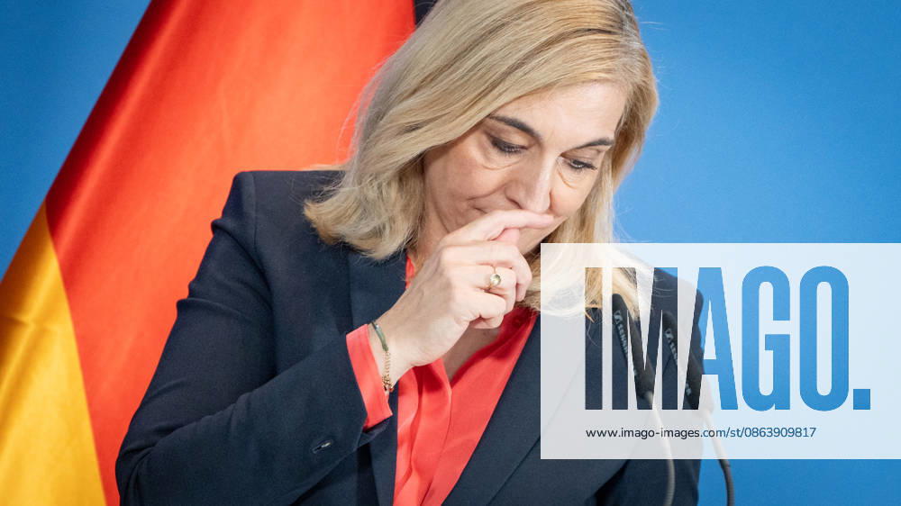 Nina Warken, Bundesministerin für besondere Aufgaben, Chefin des Bundeskanzleramtes und Beauftragte der Bundesregierung für die Nachrichtendienste des Bundes, während der Pressekonferenz im Kanzleramt;Pressekonferenz zur Reform des Rechts der Nachrichtendienste im Bundeskanzleramt, Berlin Berlin Deutschland Bundeskanzleramt