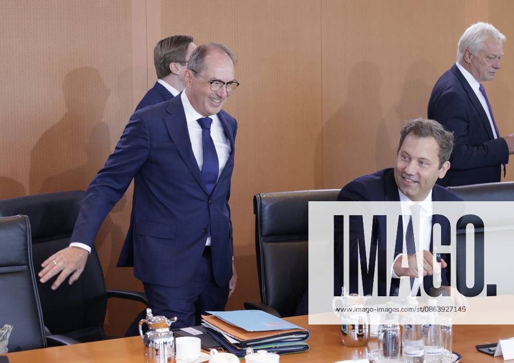 Alexander Dobrindt (CSU), Bundesinnenminister, Lars Klingbeil (SPD, Bundesminister der Finanzen, Vizekanzler und SPD-Bundesvorsitzender, Deutschland, Berlin, Bundeskanzleramt, Das Bundeskabinett befasst sich in seiner 55. Sitzung am 12. August 2026 unter anderem mit dem Gesetzentwurf zur Einführung einer Frühstartrente.