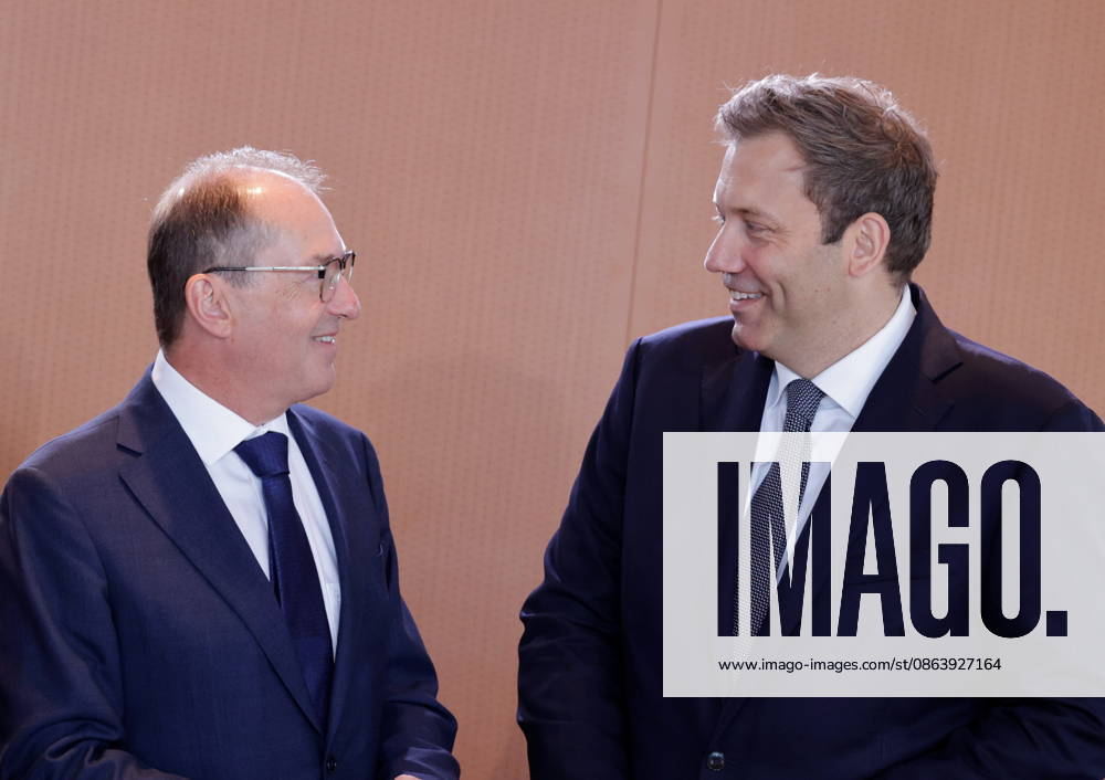 Alexander Dobrindt (CSU), Bundesinnenminister, Lars Klingbeil (SPD, Bundesminister der Finanzen, Vizekanzler und SPD-Bundesvorsitzender, Deutschland, Berlin, Bundeskanzleramt, Das Bundeskabinett befasst sich in seiner 55. Sitzung am 12. August 2026 unter anderem mit dem Gesetzentwurf zur Einführung einer Frühstartrente.