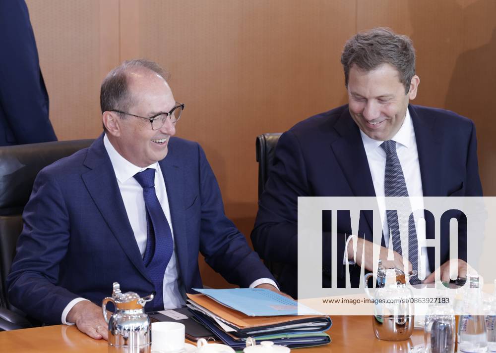 Alexander Dobrindt (CSU), Bundesinnenminister, Lars Klingbeil (SPD, Bundesminister der Finanzen, Vizekanzler und SPD-Bundesvorsitzender, Deutschland, Berlin, Bundeskanzleramt, Das Bundeskabinett befasst sich in seiner 55. Sitzung am 12. August 2026 unter anderem mit dem Gesetzentwurf zur Einführung einer Frühstartrente.