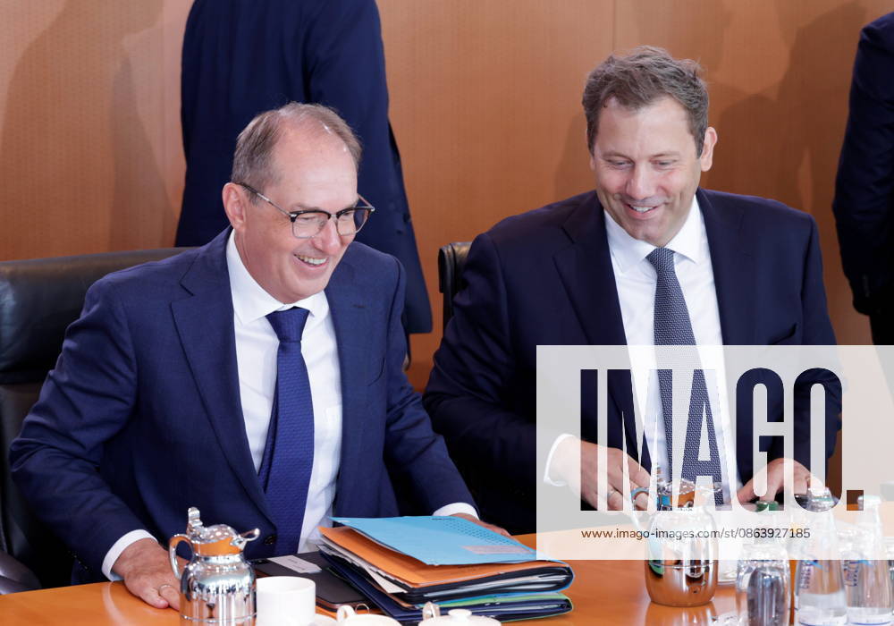 Alexander Dobrindt (CSU), Bundesinnenminister, Lars Klingbeil (SPD, Bundesminister der Finanzen, Vizekanzler und SPD-Bundesvorsitzender, Deutschland, Berlin, Bundeskanzleramt, Das Bundeskabinett befasst sich in seiner 55. Sitzung am 12. August 2026 unter anderem mit dem Gesetzentwurf zur Einführung einer Frühstartrente.