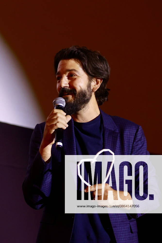 Sarajevo, BiH, 150826. National Theater. The second evening of the 32nd Sarajevo Film Festival. In the photo: Diego Luna, winner of the Heart of Sarajevo, Photo: Antonio Balic CROPIX