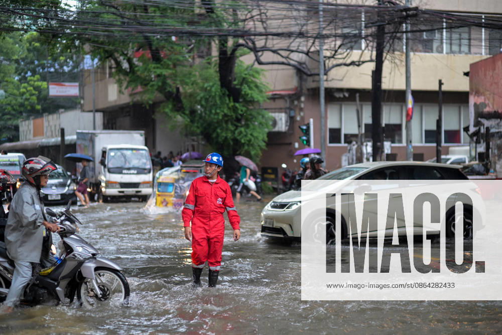 Filipinos brave the floods brought by torrential monsoon rains at Taft Ave., Manila, Metro Manila. Two days ago, Metro Manila and neighboring provinces experienced a hot and humid weather. Monsoon rain came back yesterday and persisted throughout the day with flash floods in different areas of the metropolitan. Philippines - ZUMAr240 20260817_zip_r240_001