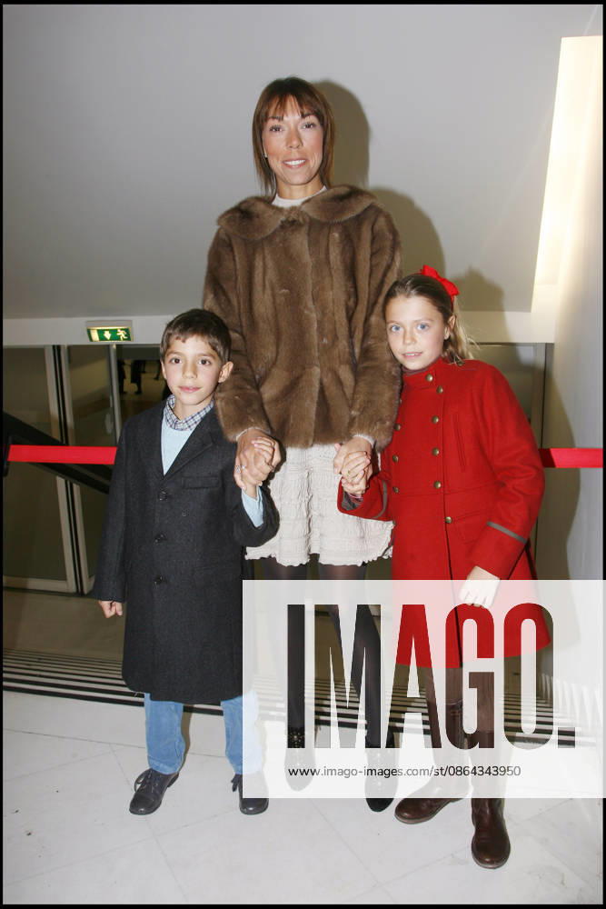 News from August 18, 2026: Mathilde Favier, Dior’s director of public relations, and her partner, film producer Nicolas Altmayer, died yesterday in a car accident in the Deux-Sèvres department. MATHILDE AGOSTINELLI AND HER CHILDREN; CHANTAL GOYA PERFORMS AT THE PALAIS DES CONGRÈS 25 YEARS AFTER THE PREMIERE OF HER SHOW *THE MYSTERIOUS JOURNEY OF MARIE ROSE* PARIS, France