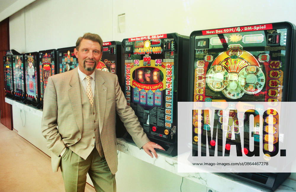 Deutschland, Lübbecke, 24.05.1994 F: 07-14-25 Fuer Ihr Archiv! Foto: Paul Gauselmann, Vorstandsvorsitzender der Spielautomatenfabrik Gauselmann AG Fuer Ihr Archiv! Fuer Ihr Archiv!
