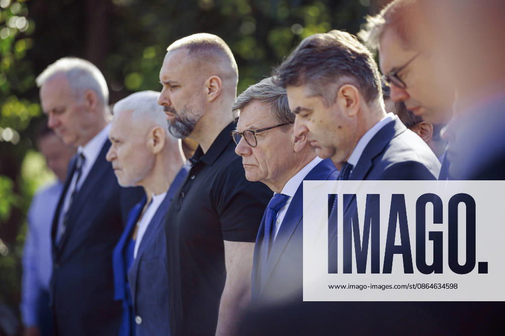 Johann Wadephul (CDU), Bundesaussenminister, nimmt in Charkiw an einer Flaggenzeremonie anlaesslich des Tages der ukrainischen Nationalflagge teil. Charkiw, 23.08.2026. Fotografiert im Auftrag des Auswaertigen Amtes Charkiw Ukraine