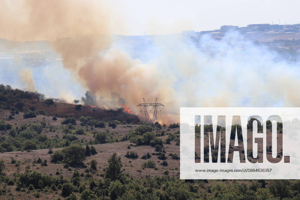 Forest fire in Kocaeli KOCAELI, TURKIYE - AUGUST 23: A forest fire breaks out in a wooded area in Kocaeli, Turkiye, as firefighting teams work to extinguish the blaze with ground and aerial intervention on August 23, 2026. Makbule Beyza Gunbey Anadolu Kocaeli Turkey. Editorial use only. Please get in touch for any other usage.