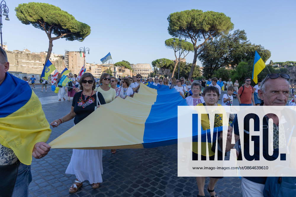 IPA87735370 - Rally in Rome to mark the anniversary of Ukraine s independence