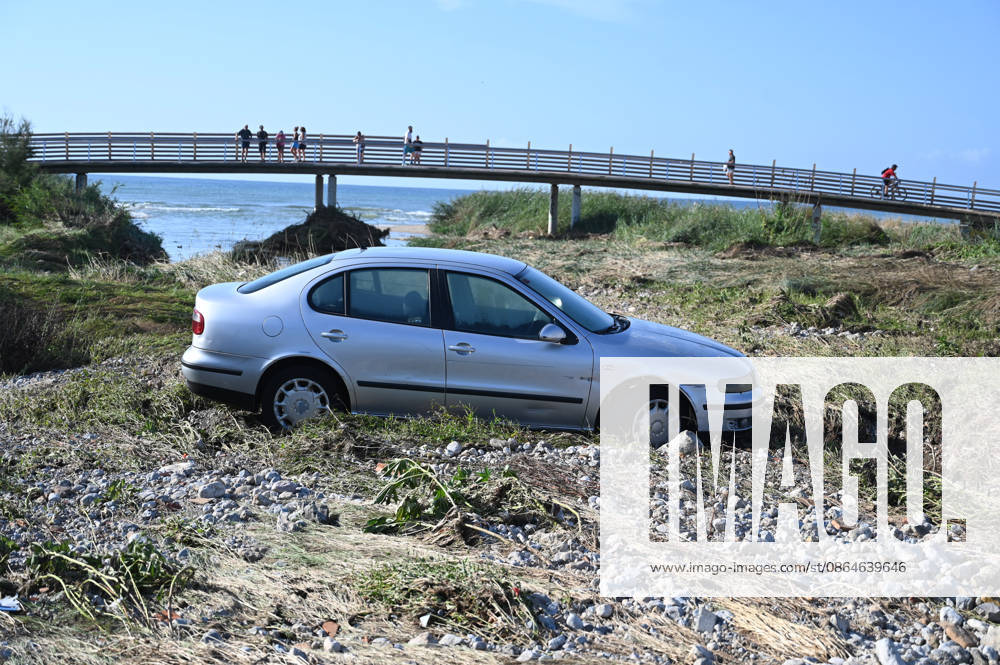 Damage after the storm in Tarragona - 23 Aug 2026 A car swept away by the torrent of water was left stopped and flooded in front of the sea in El Vendrell, Tarragona. Following the storm in Tarragona, several cars and streets with damage are the result of the heavy downpour that fell on Friday, August 21st. Roda de Berà Spain