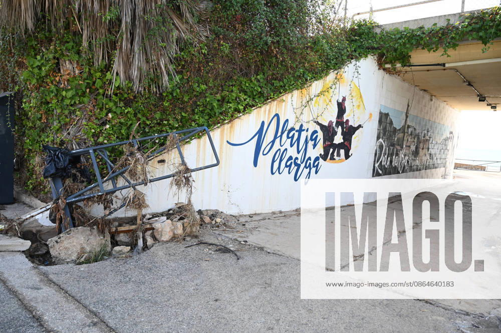 Roda De Bero Tarragona, Spain: The access fence to the bridge was broken by the storm in Roda de Bera in Tarragona Following the storm in Tarragona, several cars and streets with damage are the result of the heavy downpour that fell on Friday, August 21st. Roda De Berà Spain - ZUMAs197 20260823_aaa_s197_101