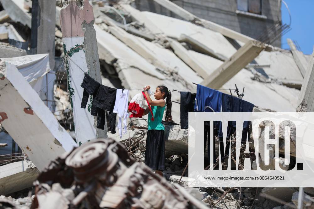Jabalia, Palestine, State of: JABALIA REFUGEE CAMP, NORTHERN GAZA STRIP, PALESTINE, AUGUST 23, 2026: Palestinians live amid the rubble of destroyed homes and extensive damage in Jabalia refugee camp in the northern Gaza Strip, facing difficult living conditions as they seek safety and basic necessities. Jabalia Palestine, State of - ZUMAq101 20260824_zna_q101_014