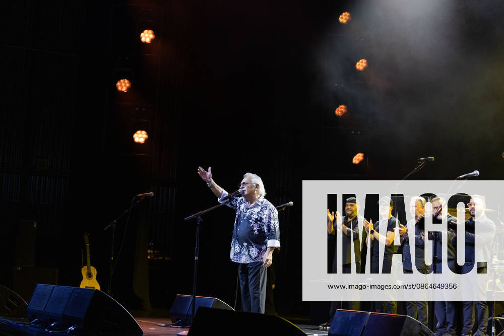 Founder and lead singer Nicolas Reyes of the Gipsy Kings and his band perform their high-energy fusion of flamenco, rumba, salsa, and pop, featuring iconic songs, at the Filene Center at Wolf Trap in Vienna, Virginia, on Sunday, August 23, 2026. Vienna USA - ZUMAkh2_ 20260823_znp_kh2_019