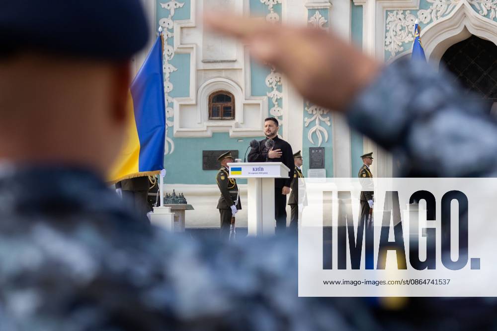 Die Ukraine feiert ihren 35. Unabhaengigkeitstag am 24.08.2026 Praesident Wolodymyr Selenskyj. Die Ukraine feiert ihren 35. Unabhaengigkeitstag am 24.08.2026 in Kiew, President Takes Part in Events on Ukraine s Independence Day Press Service Of The President Of Ukraine via SVEN SIMON Fotoagentur GmbH & Co. Pressefoto KG Seidlhofstr.10 85540 Haar GLS Bank IBAN DE75 4306 0967 4030 0251 00 BIC GENODEM1GLS www.svensimon.net Kiew Ukraine