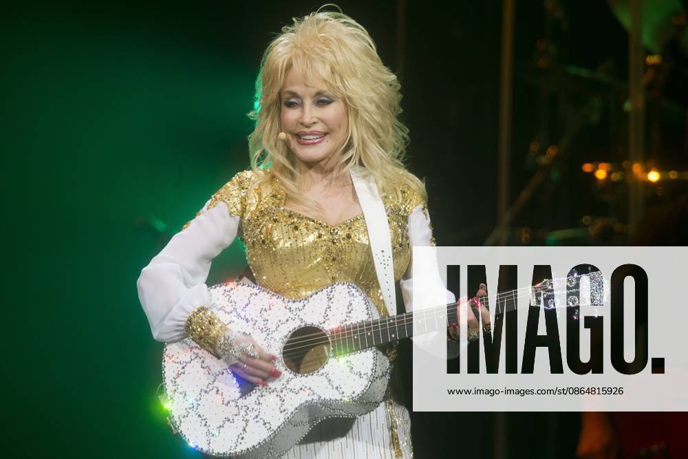 Countrylegende Dolly Rebecca Parton (geb. 19. Januar 1946 - gest. 25. August 2026) - Erstes Konzert live in Deutschland nach 40 Jahren in der O2 World Berlin.