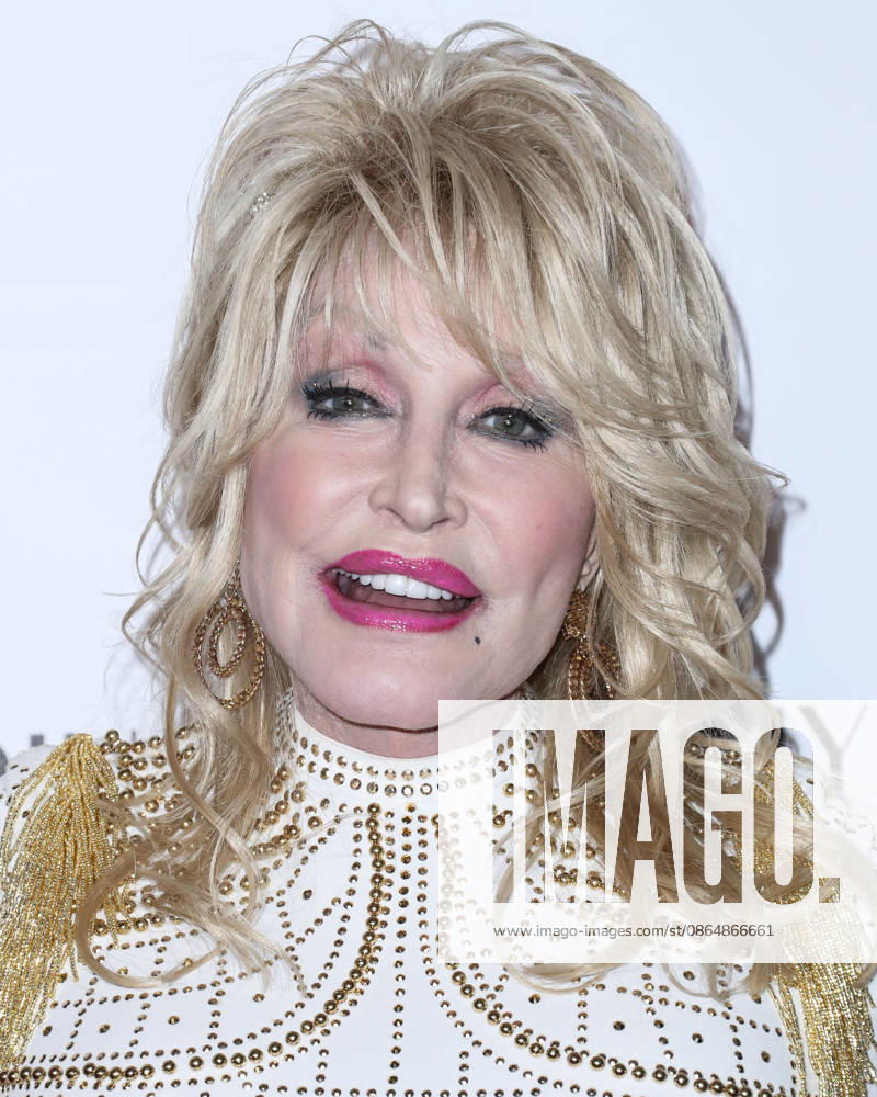 (FILE) Dolly Parton Dead At 80 (FILE) Dolly Parton Dead At 80. Dolly Parton Died After a Brief Battle with Cancer, Her Team Confirms. Her nephew Bryan Seaver announced her death in an Instagram video on Tuesday, August 25, 2026. LOS ANGELES, CALIFORNIA, USA - FEBRUARY 08: American singer, songwriter, actress, businesswoman, and philanthropist Dolly Parton arrives at the 2019 MusiCares Person Of The Year Honoring Dolly Parton held at the Los Angeles Convention Center on February 8, 2019 in Los Angeles, California, United States. (Photo by Xavier Collin Image Press Agency)