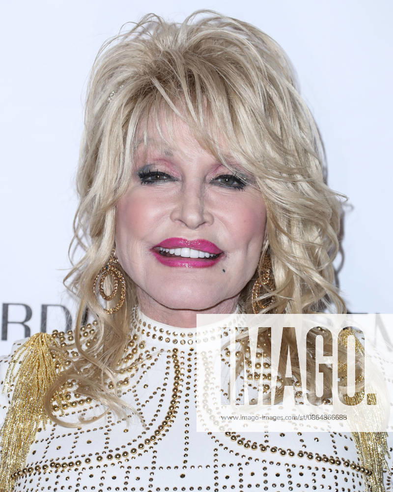 (FILE) Dolly Parton Dead At 80 (FILE) Dolly Parton Dead At 80. Dolly Parton Died After a Brief Battle with Cancer, Her Team Confirms. Her nephew Bryan Seaver announced her death in an Instagram video on Tuesday, August 25, 2026. LOS ANGELES, CALIFORNIA, USA - FEBRUARY 08: American singer, songwriter, actress, businesswoman, and philanthropist Dolly Parton arrives at the 2019 MusiCares Person Of The Year Honoring Dolly Parton held at the Los Angeles Convention Center on February 8, 2019 in Los Angeles, California, United States. (Photo by Xavier Collin Image Press Agency)